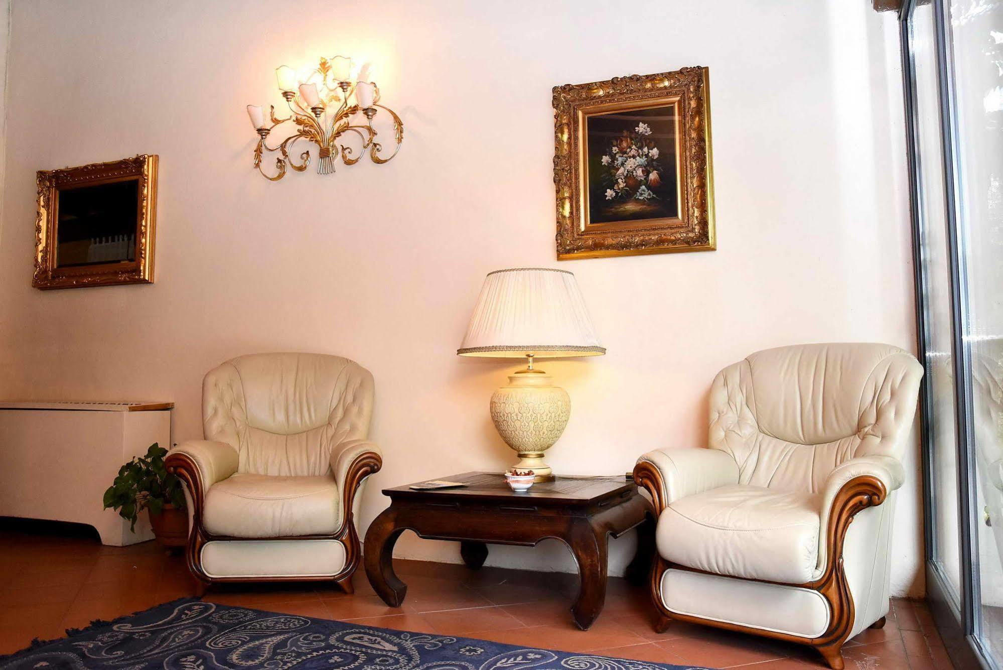 Albergo Dimora Storica Antica Hostelleria Крема Экстерьер фото