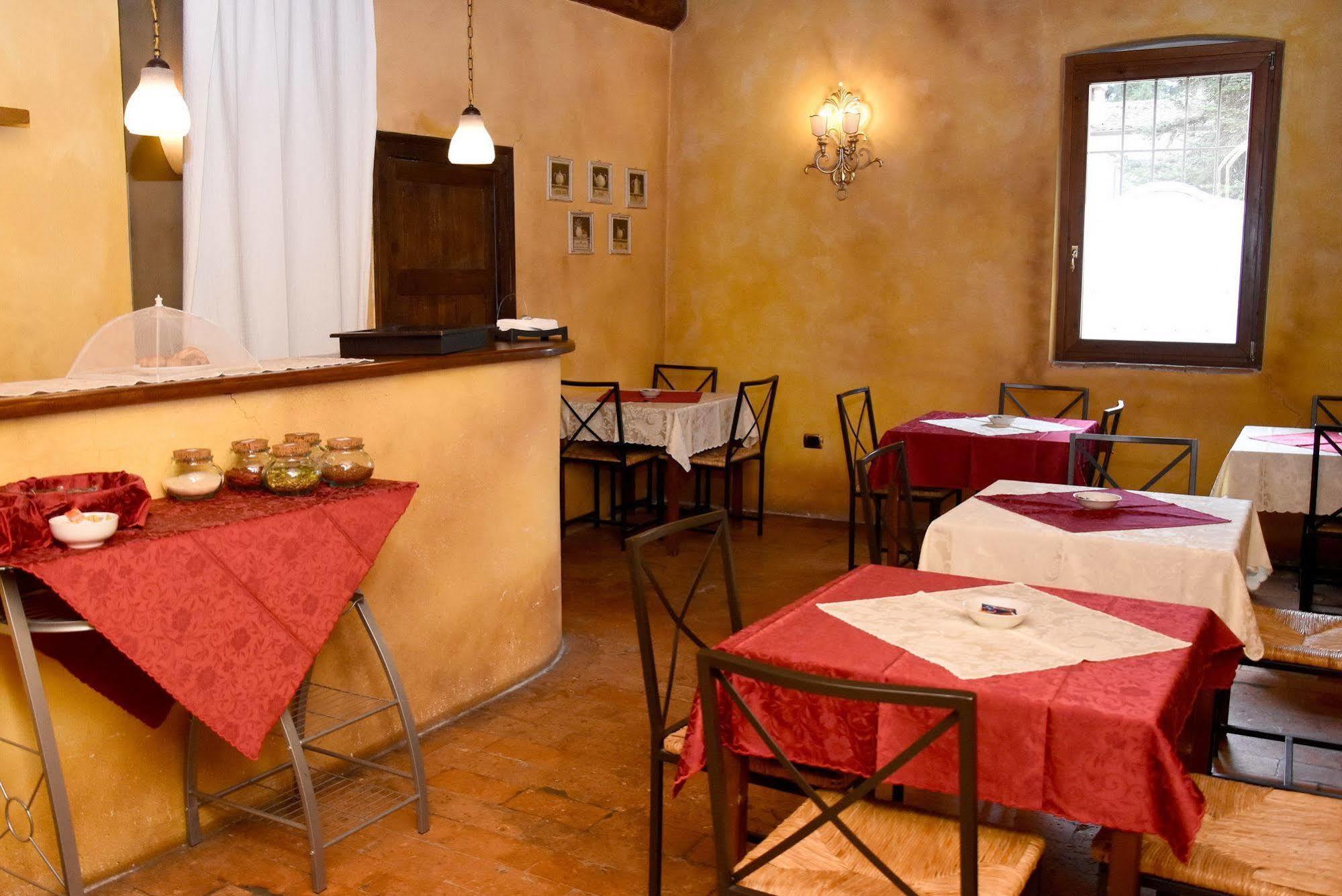 Albergo Dimora Storica Antica Hostelleria Крема Экстерьер фото