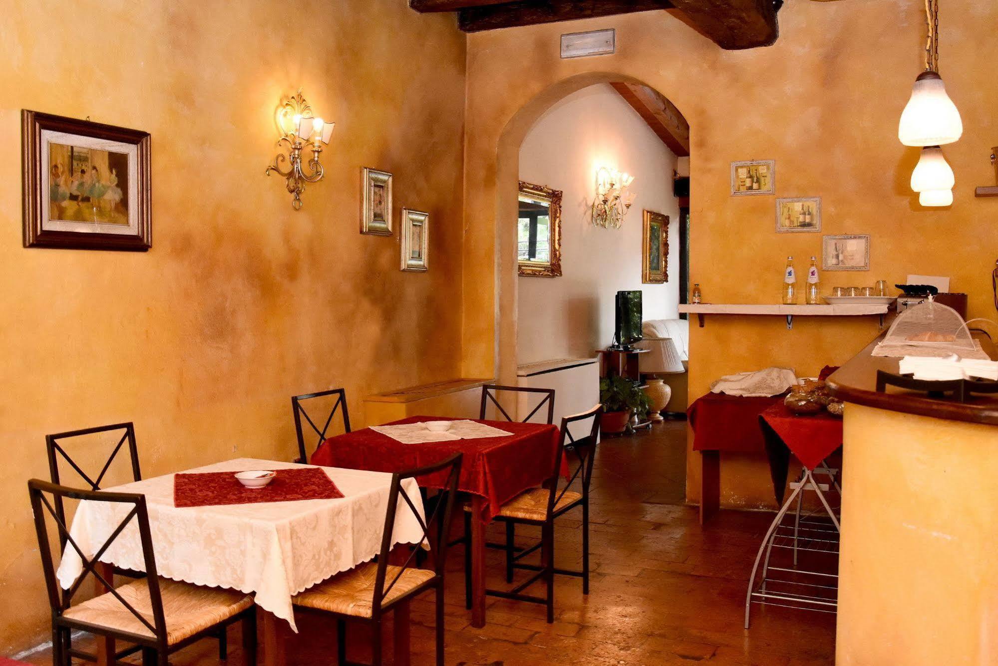 Albergo Dimora Storica Antica Hostelleria Крема Экстерьер фото