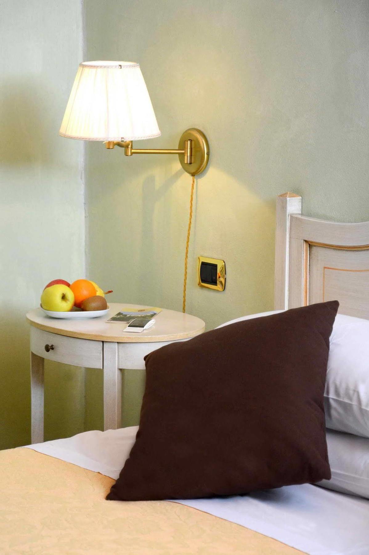 Albergo Dimora Storica Antica Hostelleria Крема Экстерьер фото