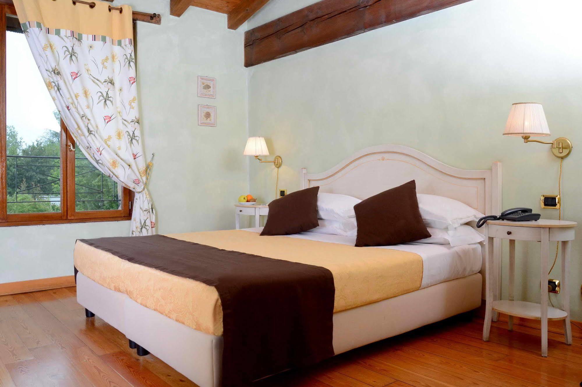 Albergo Dimora Storica Antica Hostelleria Крема Экстерьер фото