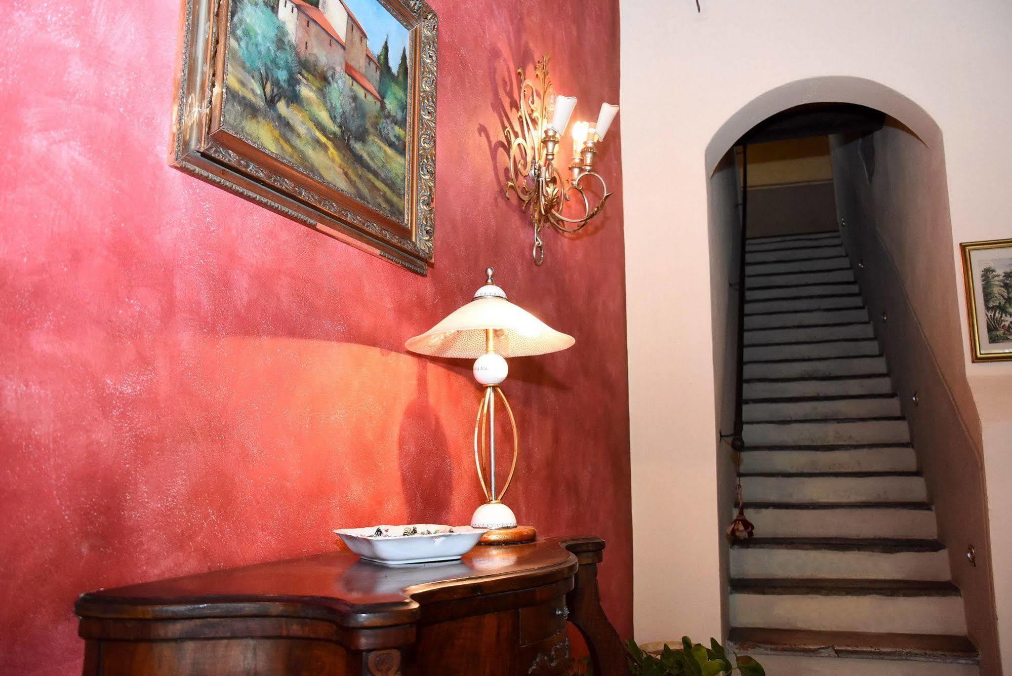 Albergo Dimora Storica Antica Hostelleria Крема Экстерьер фото